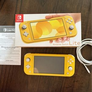 Nintendo Switch Lite Yellow